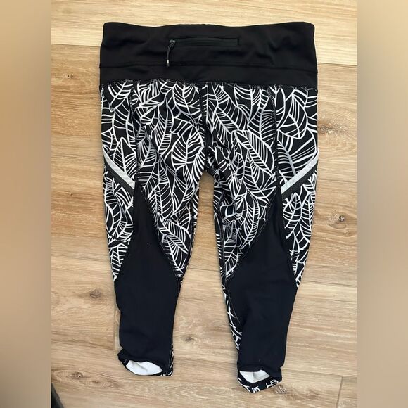 Lululemon Run a Marathon Crop Leggings 4 - Picture 3 of 11